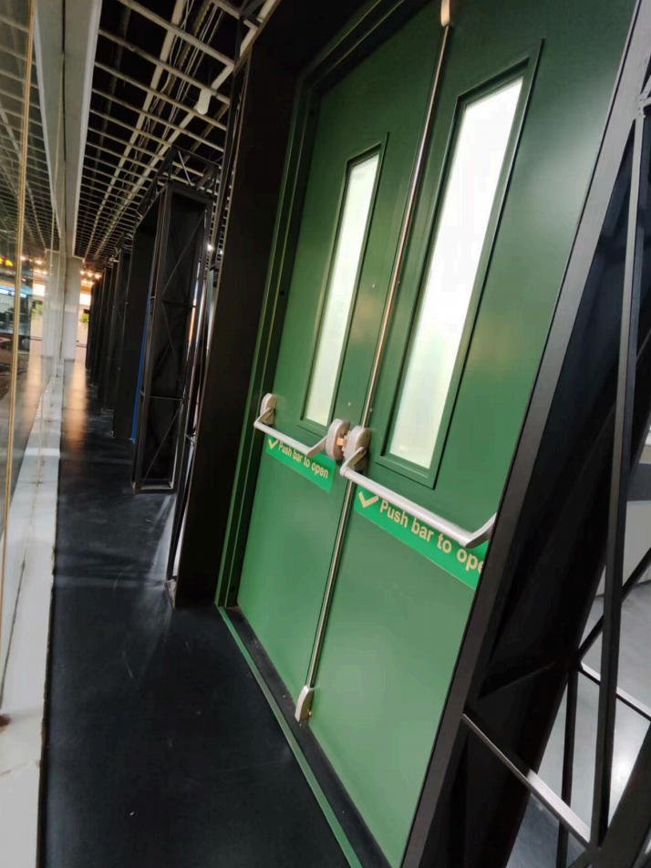Customizable /WHI Certified Steel Fire-Rated Commercial Entry Door with Glass Modern Design Side Opening for Interior Usesion - Image 2