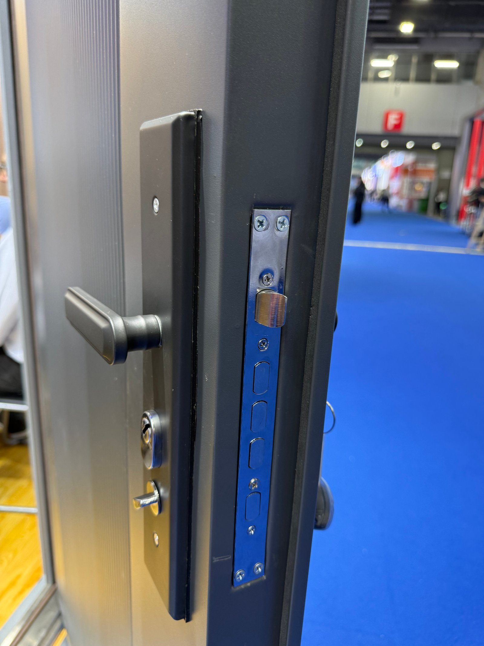 Ventilated Breathable Modern Steel Anti-Theft Security Entry Door for Apartment Interior Use 6280 - Image 3