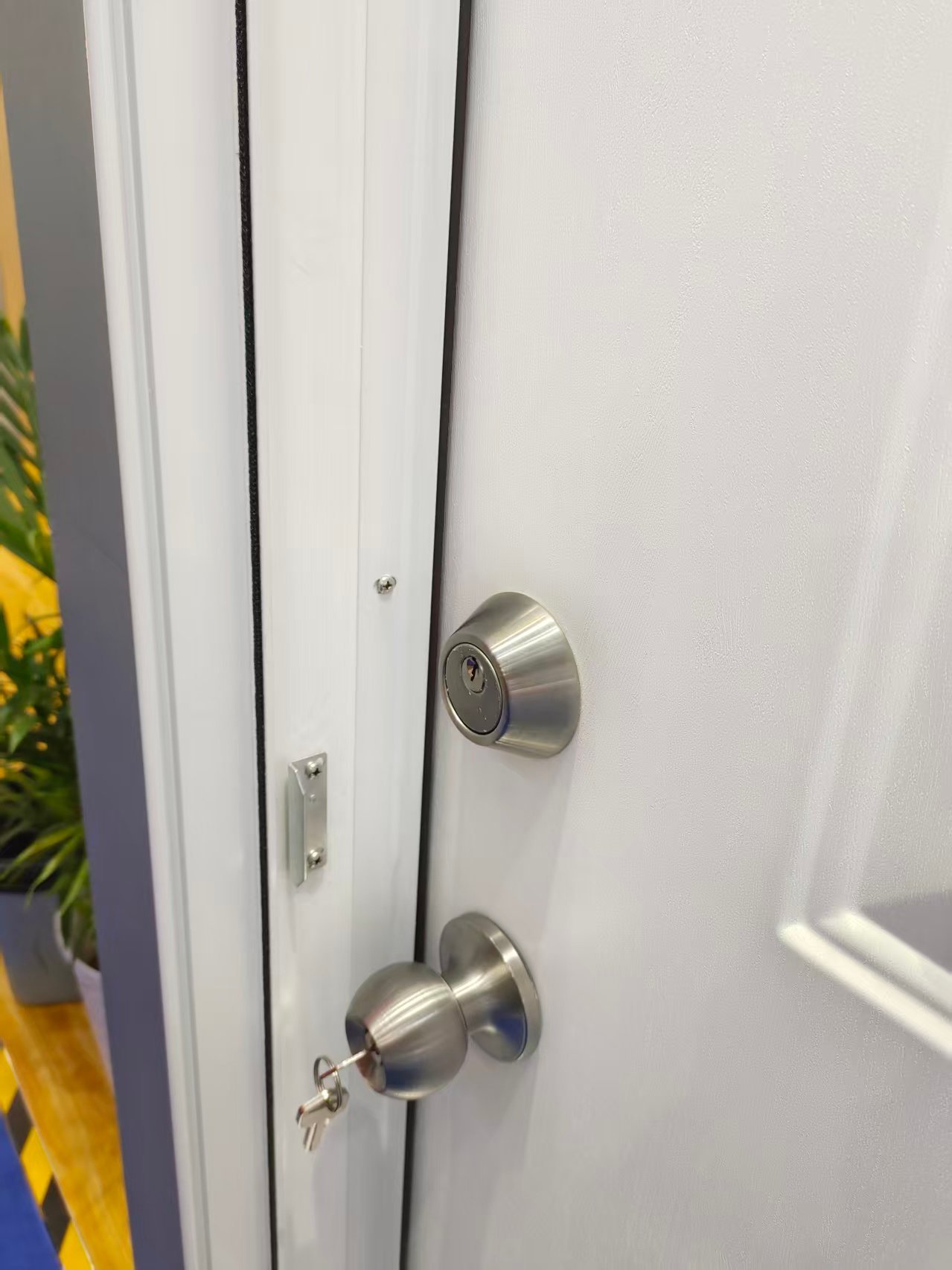 American Residential Combo Door Swing Open Style Minimalist Composite for Interior/Exterior Use Supermarket Distributor Sales - Image 4