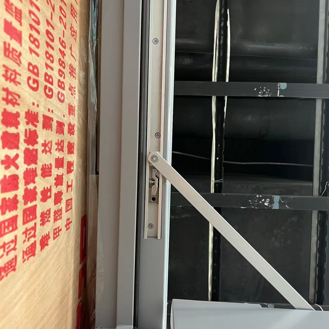 Modern Steel Fire Door with Glass Window Finished Surface for for Commercial Use with Fire Prevention - Image 5