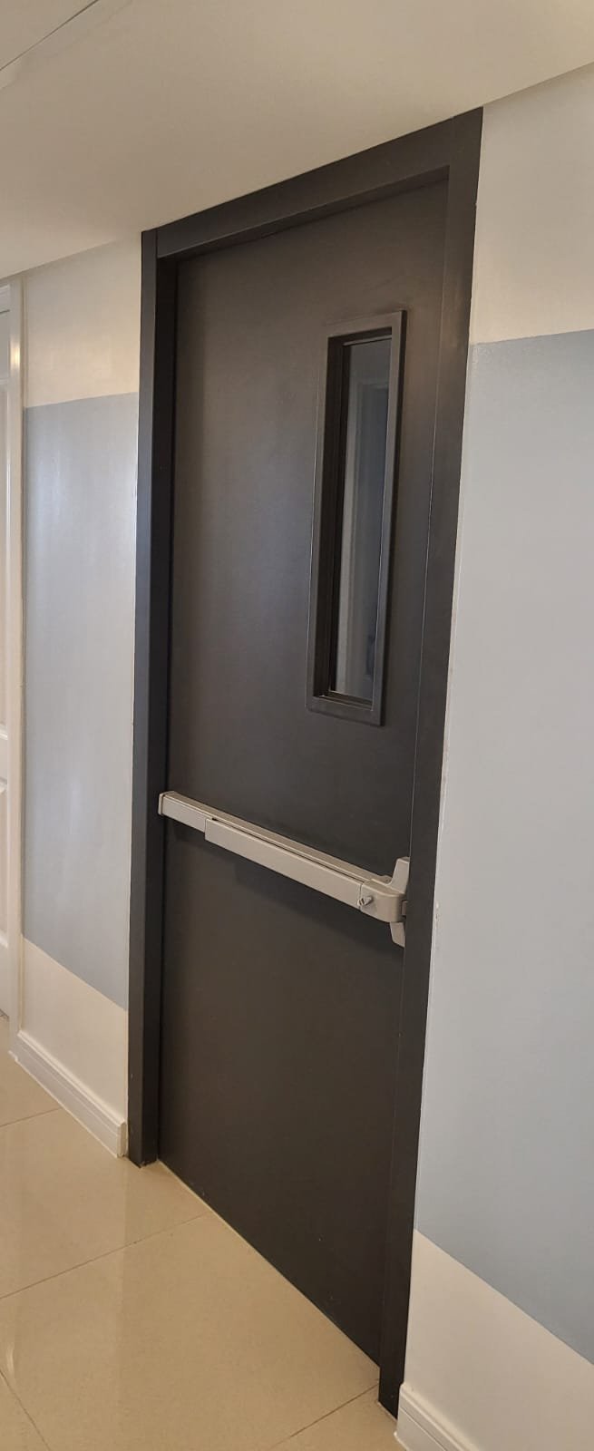 UL/WHI Certified Steel Fire-Rated Door with Glass Vision Panel for Philippine Construction Projects - Image 5