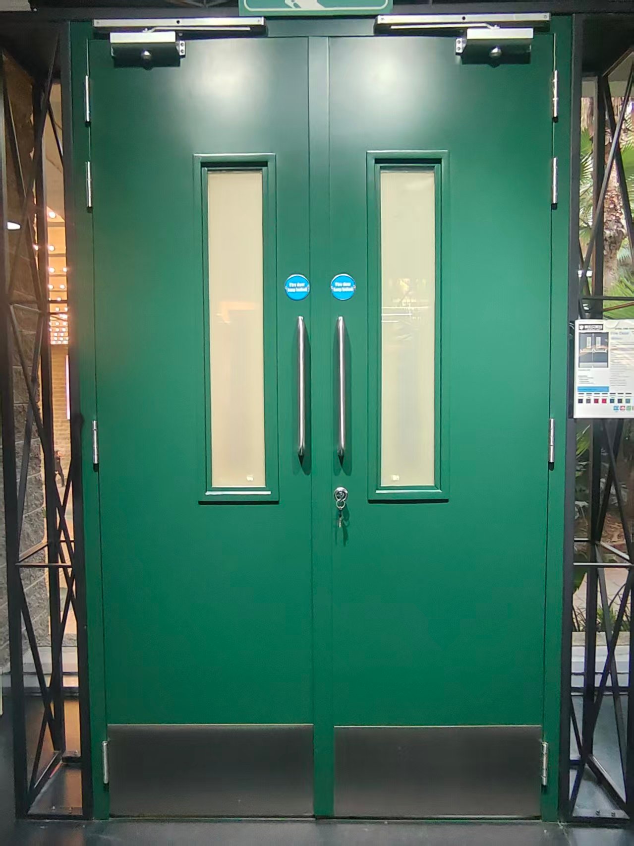 Customizable /WHI Certified Steel Fire-Rated Commercial Entry Door with Glass Modern Design Side Opening for Interior Usesion - Image 6